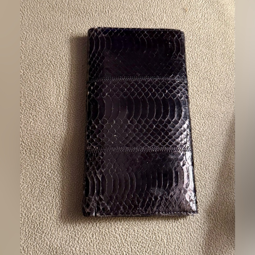 Wallet Made Of Snake Skin & leather. Black Good For Both: Women & Men
